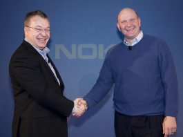 Stephen Elop, Presidente y CEO de Nokia con Steve Ballmer, CEO de Microsoft / Foto: Archivo