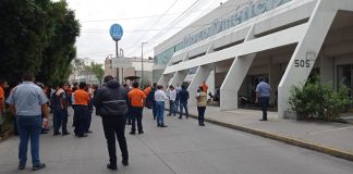 Manifestación de trabajadores de CONAGUA en Puebla.