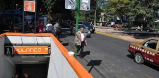 Se separan dos vagones de la línea 7 del Metro