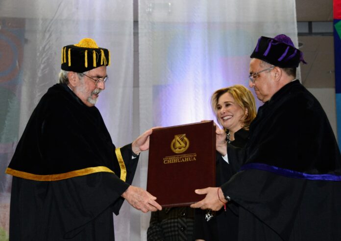 Entrega UACH Honoris Causa a Rector de la UNAM 