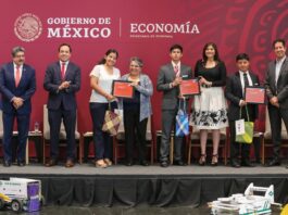 Talento mexicano apuntala nearshoring; Intel galardona estudiantes y académicos de Conalep