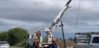 CFE trabaja ya en reestablecer servicio en Costa Grande de Guerrero luego del paso de huracán John