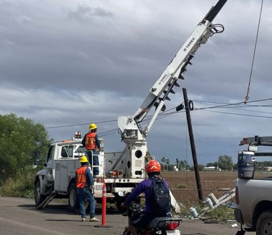 CFE trabaja ya en reestablecer servicio en Costa Grande de Guerrero luego del paso de huracán John