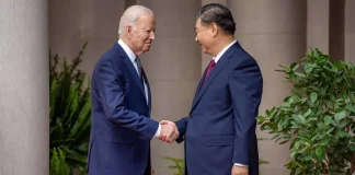 El-presidente-de-Estados-Unidos-Joe-Biden-izquierda-y-su-homologo-chino-Xi-Jinping-derecha-1200x674