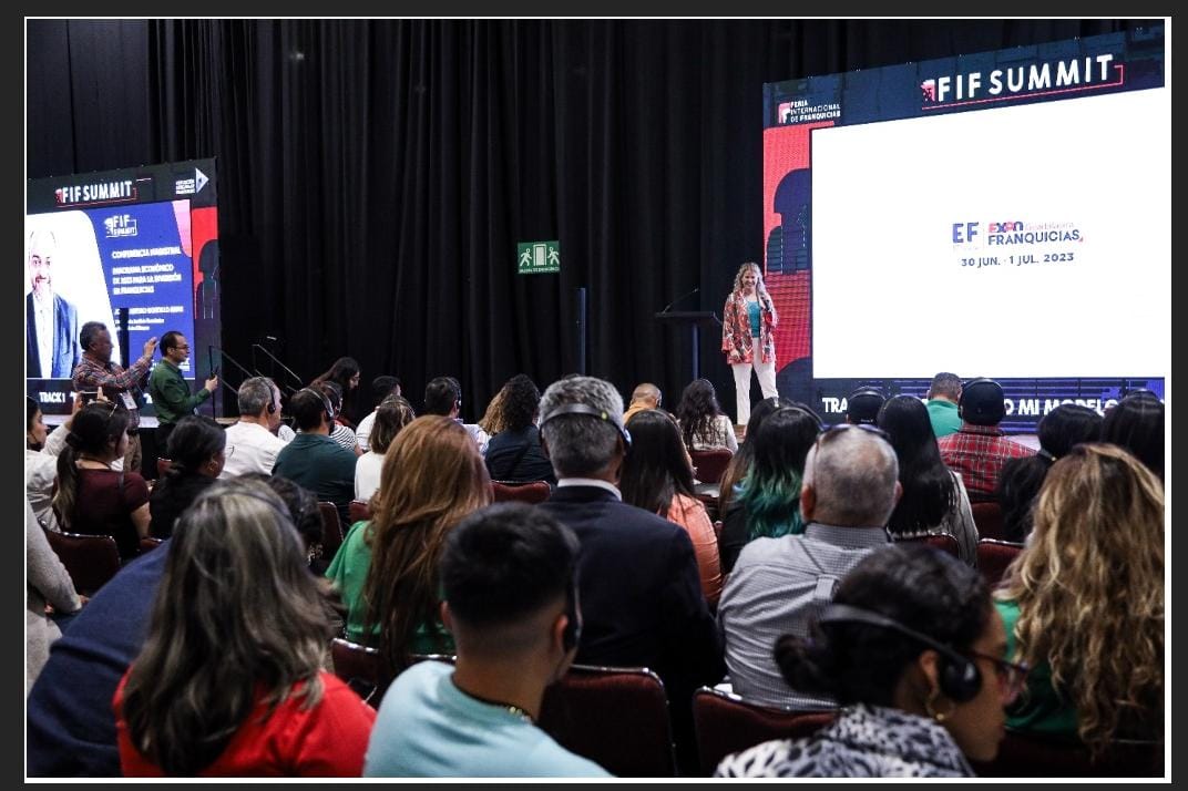 Un ciclo de conferencias impartidas por destacados expertos del sector, quienes compartirán sus conocimientos, experiencias y mejores prácticas para el éxito en el mundo de las franquicias. Desde estrategias de expansión hasta consejos sobre gestión empresarial. 
