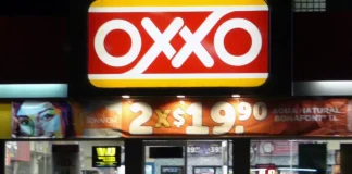 Oxxo publica libro "A la vuelta de tu vida" para celebrar su 45 aniversario