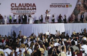 Algodón de azúcar, globos, mariachis y la promesa de reivindicar los derechos de las mujeres, el inicio de campaña 