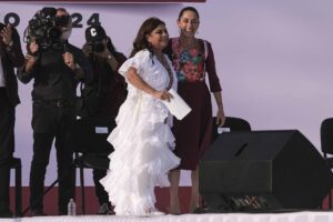 Algodón de azúcar, globos, mariachis y la promesa de reivindicar los derechos de las mujeres, el inicio de campaña 