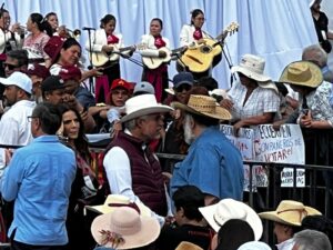 Algodón de azúcar, globos, mariachis y la promesa de reivindicar los derechos de las mujeres, el inicio de campaña de Claudia Sheinbaum