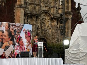 Algodón de azúcar, globos, mariachis y la promesa de reivindicar los derechos de las mujeres, el inicio de campaña de Claudia Sheinbaum