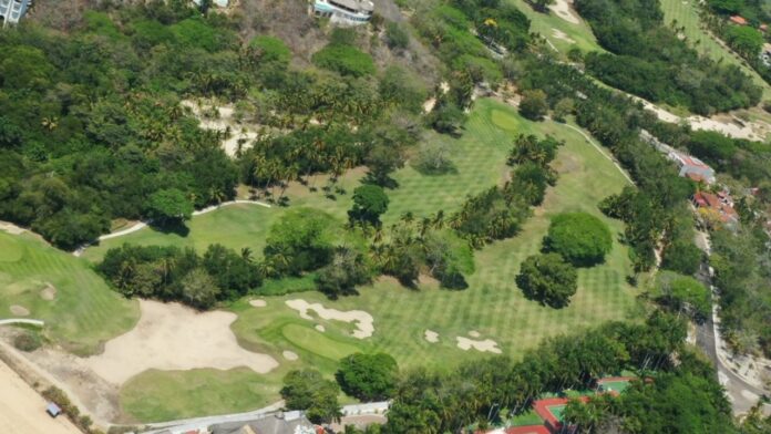 La suspensión de las actividades de golf en el Parque Nacional Tangolunda continúan, según informó la Secretaría de Medio Ambiente