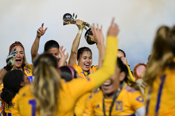 Tigres clasificó a la Copa de Campeonas tras ser las últimas campeonas de la Liga MX Femenil. / Foto: Tigres