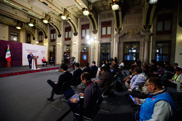 Afores deben devolver al menos 40,000 millones de pesos de fondos no reclamados por trabajadores: AMLO