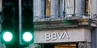 El banco español BBVA dijo el miércoles que había presentado una propuesta indicativa para fusionarse con Sabadell, valorando a su competidor más pequeño