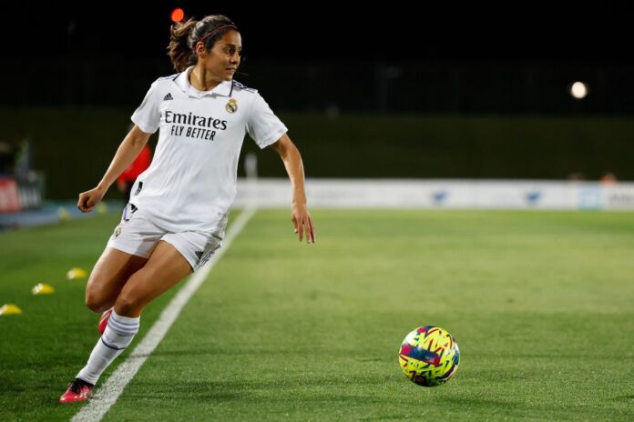 Kenti Robles tiene tres nacionalidades: española (naturalizada), peruana (mamá) y mexicana (papá).