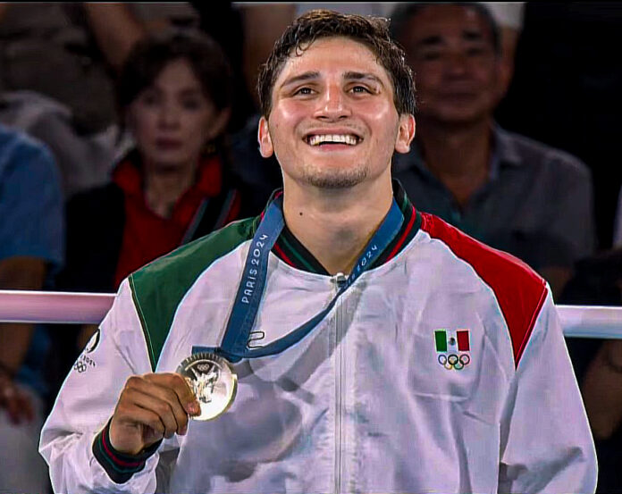 Marco Verde se baña de plata en la final de boxeo.