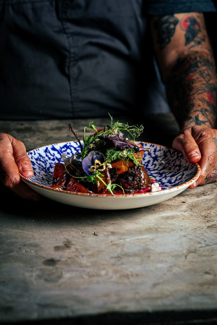 Chef Javier García revoluciona la escena culinaria de Jalapa, con su cocina de humo, en Mesa Criolla