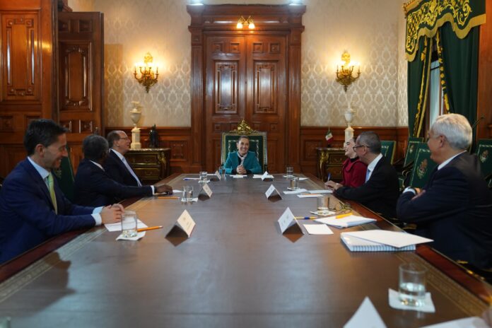 La presidenta Claudia Sheinbaum sostuvo una reunión este miércoles en Palacio Nacional con líderes de BlackRock y Global Infrastructure Partners