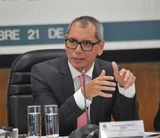 El Subsecretario de Hacienda, Édgar Amador, dice que el PIB en 2024 podría tener un crecimiento de 2%