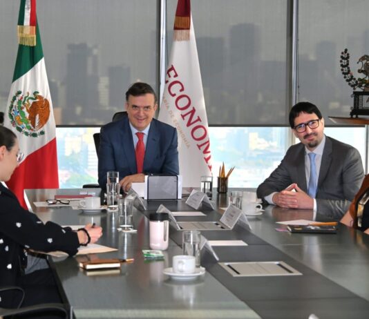 El secretario de Economía, Marcelo Ebrard, aseguró que pronto habrá buenas noticias para la industria audiovisual mexicana,