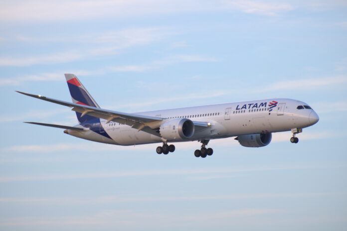 LATAM entre las 5 aerolíneas más puntuales del mundo