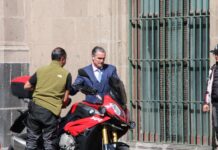 Bernardo Gómez, copresidente de Grupo Televisa y TelevisaUnivision, visitó Palacio Nacional este martes para reunirse con la presidenta