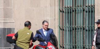 Bernardo Gómez, copresidente de Grupo Televisa y TelevisaUnivision, visitó Palacio Nacional este martes para reunirse con la presidenta