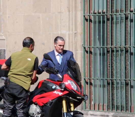 Bernardo Gómez, copresidente de Grupo Televisa y TelevisaUnivision, visitó Palacio Nacional este martes para reunirse con la presidenta